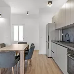 Apartman Awesome In With House Sea View