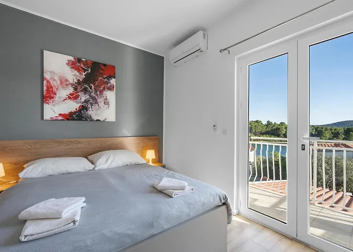 Lovely In With Wifi Apartman Pirovac